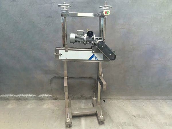 壓蓋機的（de）操作